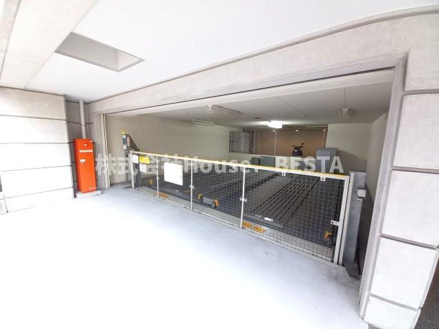 ジークレフ神戸元町の駐車場