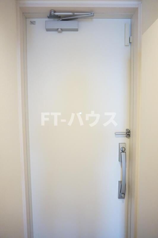 リブリ・グリュ アンレーヴの玄関