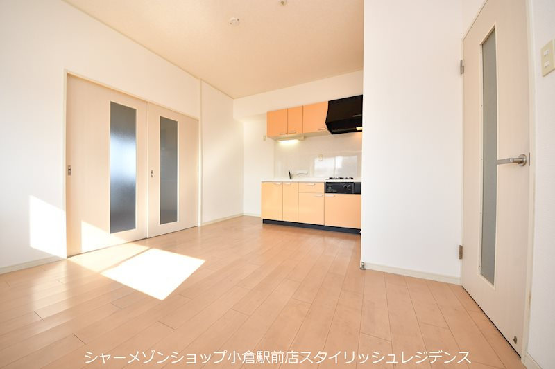 竪町センタービルの居間・リビング