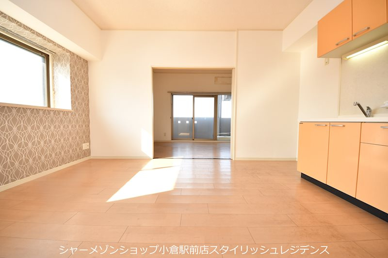 竪町センタービルの居間・リビング