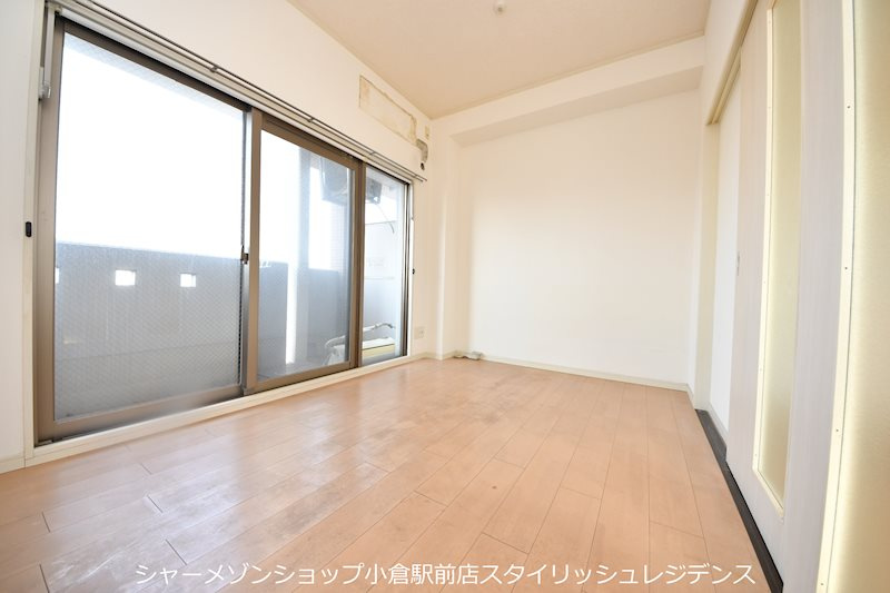 竪町センタービルの洋室