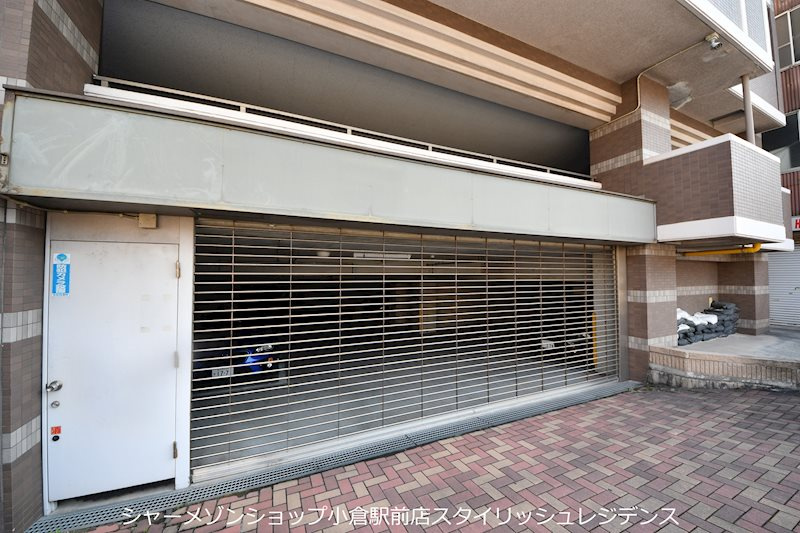 竪町センタービルの駐車場