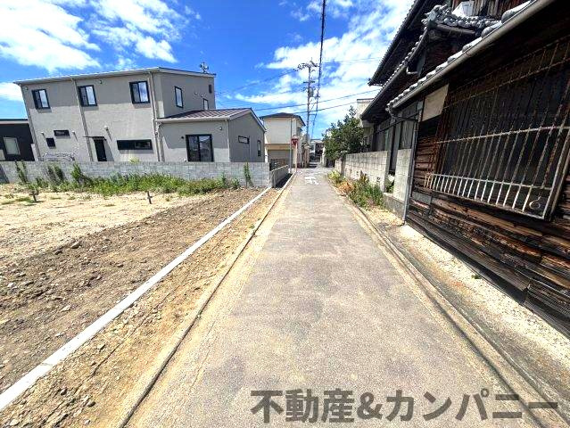 松前町北黒田のおトチ　の前面道路含む現地写真|前面道路含む現地写真です