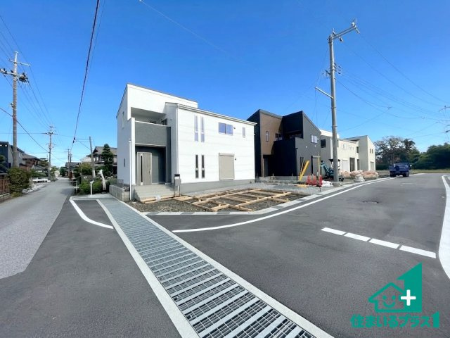 ★長浜市新庄寺町　第6期　新築一戸建ての前面道路含む現地写真|周辺は落ち着いた街並みの住宅地！子育てがしやすい住環境です！まだ未完成ですが、現地でしかわからない事もございます。是非一度ご覧ください。