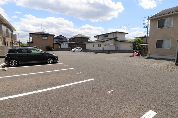 ディア コート　Ⅱの駐車場