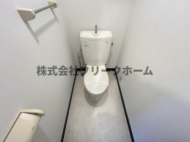 武蔵野市吉祥寺本町３丁目の賃貸マンションのトイレ