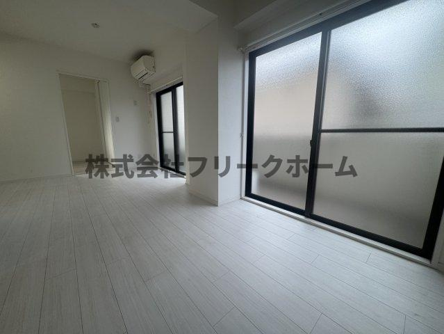 武蔵野市吉祥寺本町３丁目の賃貸マンションの居間・リビング