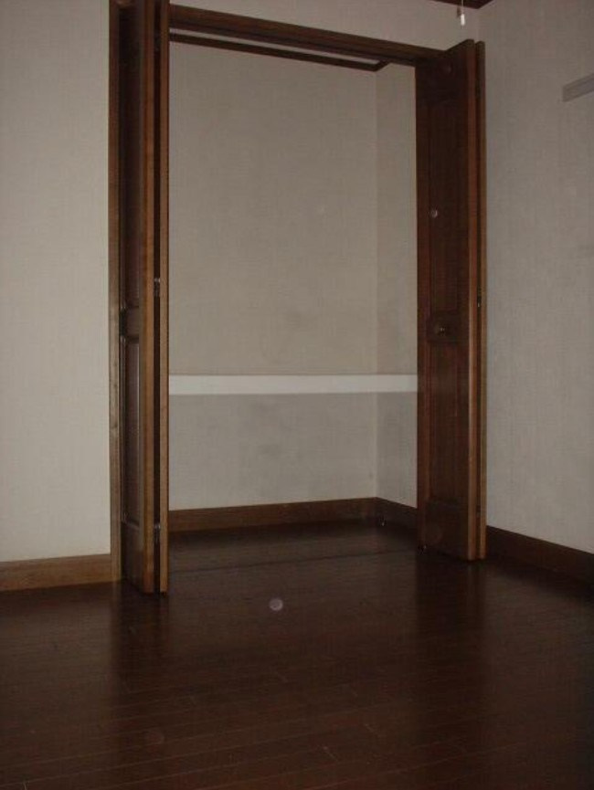 茅野ビルの収納
