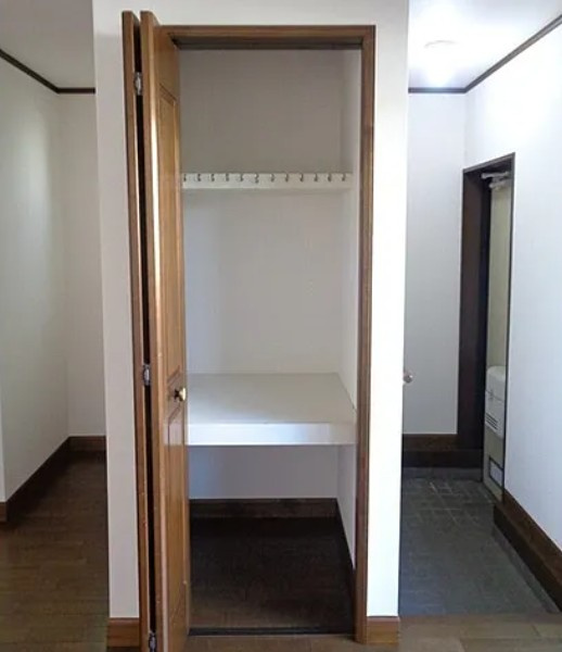 茅野ビルの収納