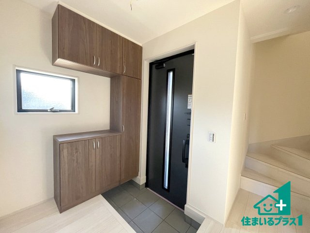 ★長浜市新庄寺町　第6期　新築一戸建ての玄関|シューズボックスにはたくさんの靴が収納できるので玄関周りはいつもスッキリ！ご家族が増えても安心！