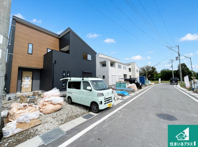 長浜市新庄寺町　第6期　新築一戸建ての前面道路含む現地写真|周辺は落ち着いた街並みの住宅地！子育てがしやすい住環境です！まだ未完成ですが、現地でしかわからない事もございます。是非一度ご覧ください。