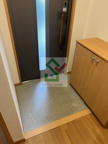グレースコート新座の玄関