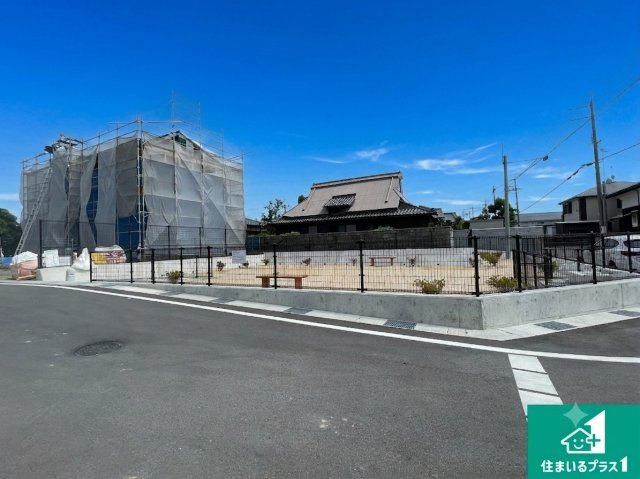 長浜市新庄寺町　第6期　新築一戸建ての前面道路含む現地写真|周辺は落ち着いた街並みの住宅地！子育てがしやすい住環境です！まだ未完成ですが、現地でしかわからない事もございます。是非一度ご覧ください。
