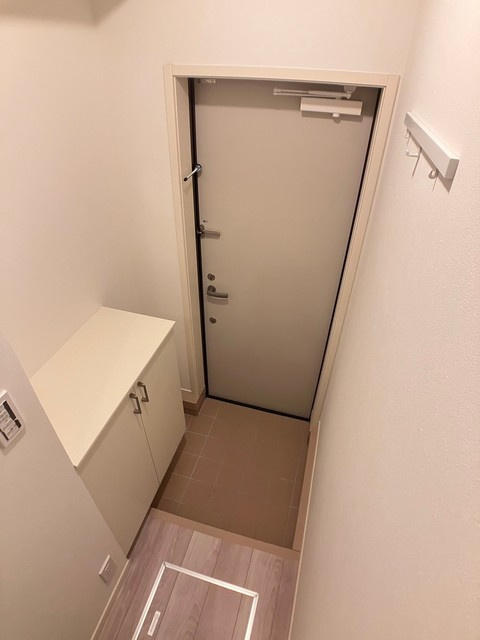 メゾンゴフクの玄関|収納もある玄関です