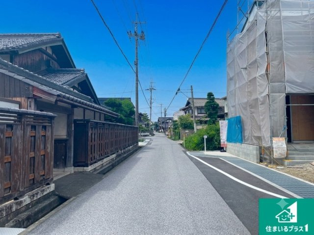 長浜市新庄寺町　第6期　新築一戸建ての前面道路含む現地写真|周辺は落ち着いた街並みの住宅地！子育てがしやすい住環境です！まだ未完成ですが、現地でしかわからない事もございます。是非一度ご覧ください。