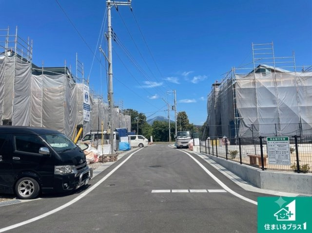 長浜市新庄寺町　第6期　新築一戸建ての前面道路含む現地写真|周辺は落ち着いた街並みの住宅地！子育てがしやすい住環境です！まだ未完成ですが、現地でしかわからない事もございます。是非一度ご覧ください。
