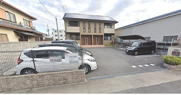 ラ・ルーチェの駐車場|駐車場に車を止められます