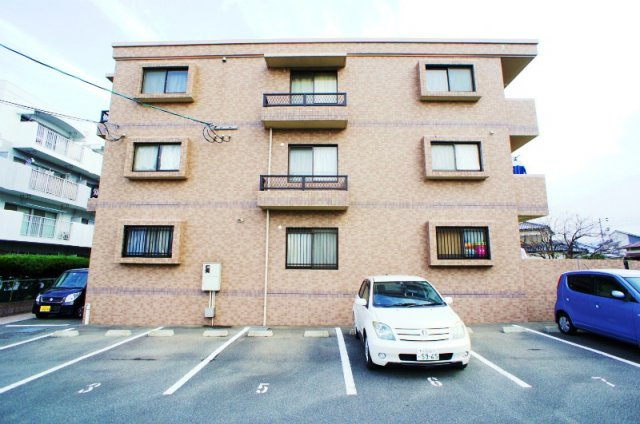 ソレイユ合川の駐車場|駐車場に車を止められます