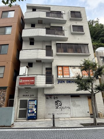 ビルドジュンの外観