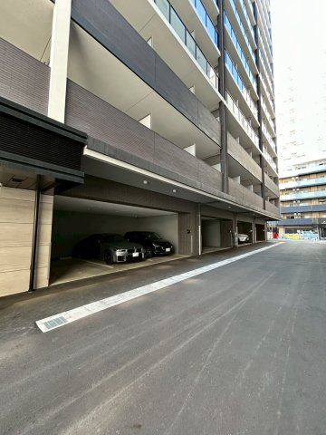 プレサンス神戸セレスティアの駐車場