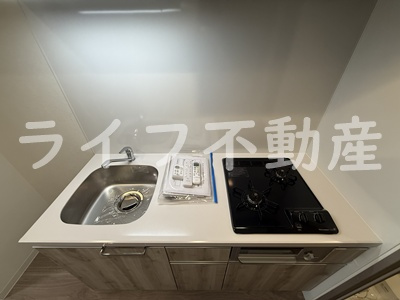 プレサンスOSAKA東成中本ハーヴィルのキッチン|コンパクトなキッチンで掃除もラクラク