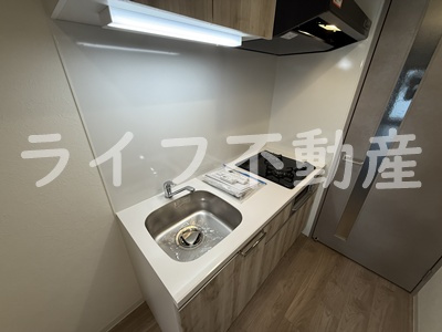 プレサンスOSAKA東成中本ハーヴィルのキッチン|コンパクトなキッチンで掃除もラクラク