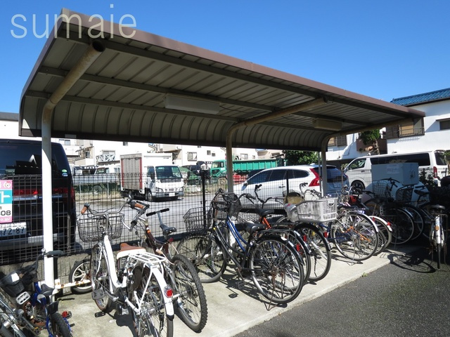 グランディールのその他共用部分|屋根付き駐輪場あります♪