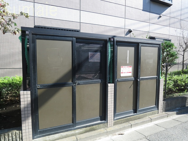 グランディールのその他共用部分|便利な敷地内ごみ置き場あります♪