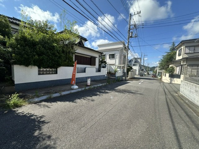 【前面道路含む現地写真】