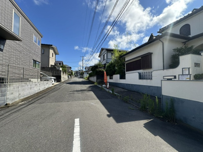 【前面道路含む現地写真】