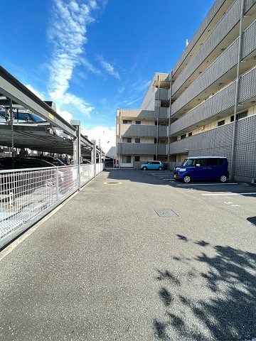 尼崎市若王寺３丁目の賃貸マンションの駐車場
