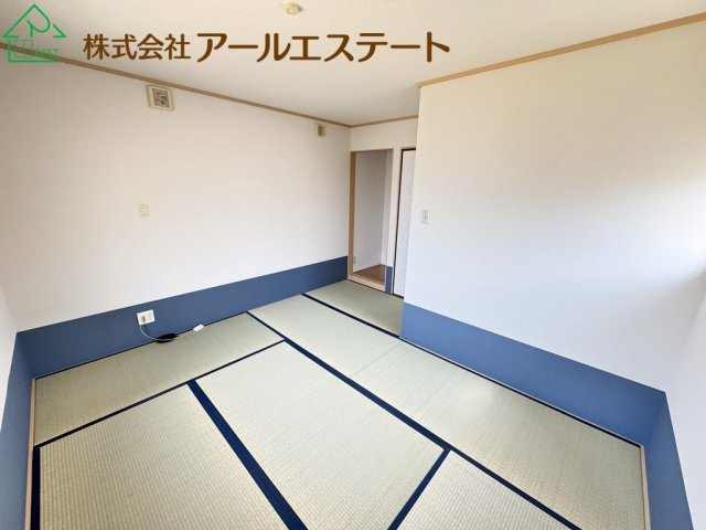 加古川市平岡町二俣　　　JR「東加古川駅」徒歩16分の和室