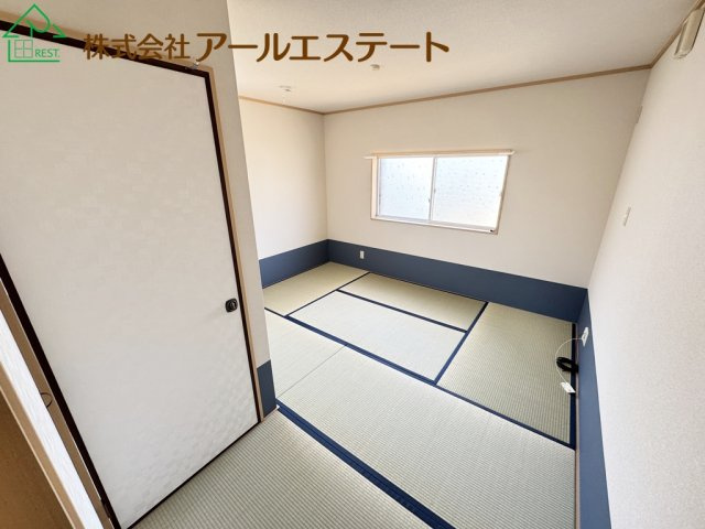 加古川市平岡町二俣　　　JR「東加古川駅」徒歩16分の和室