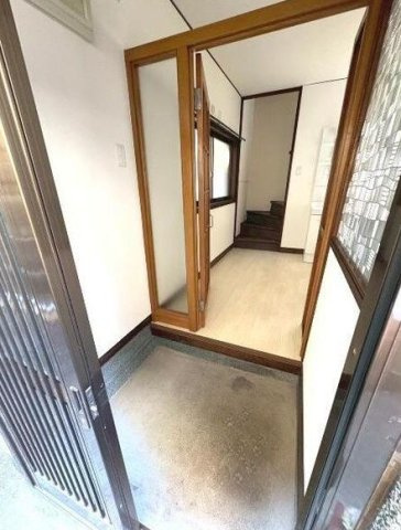 旭が丘3丁目戸建の玄関