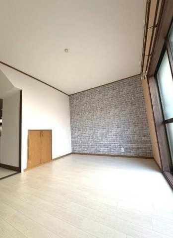 旭が丘3丁目戸建の居間・リビング