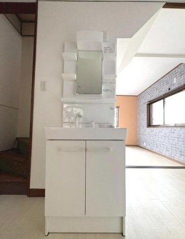旭が丘3丁目戸建の独立洗面台