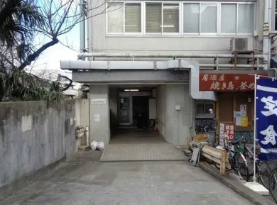 富士見町ビルのエントランス