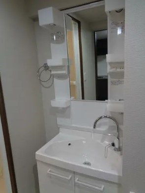 富士見町ビルの独立洗面台