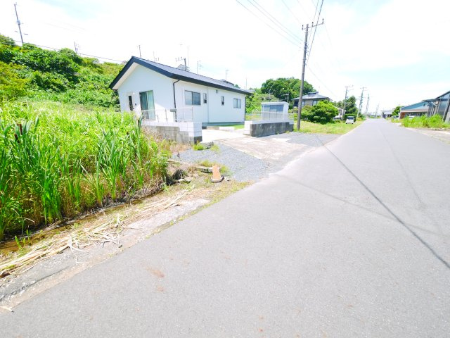 長生郡一宮町東浪見　平屋中古戸建の前面道路含む現地写真|内外装リフォーム済み令和8年4月２LDK平屋外房線上総一宮駅徒歩約12分 都市ガス IH 駐車2台可