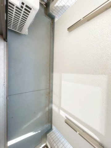 宝塚市安倉南１丁目の賃貸マンションのバルコニー|外からの目が気にならないバルコニーで洗濯物が干せます