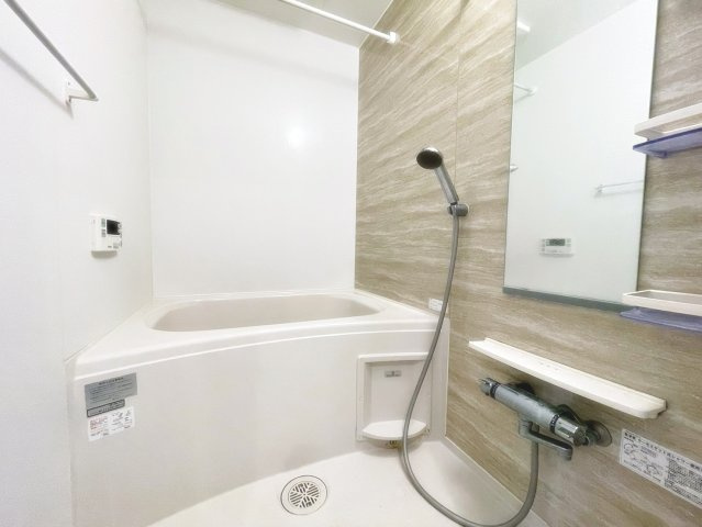 宝塚市安倉南１丁目の賃貸マンションの浴室|きれいなお風呂です