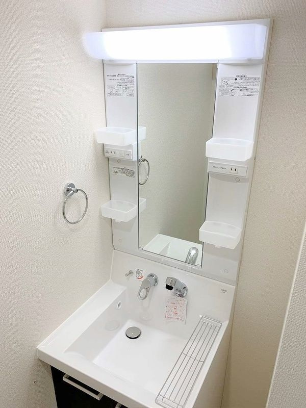 b’CASA東綾瀬の洗面所