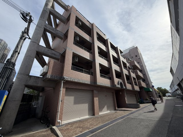 西灘駅前ハイツの外観