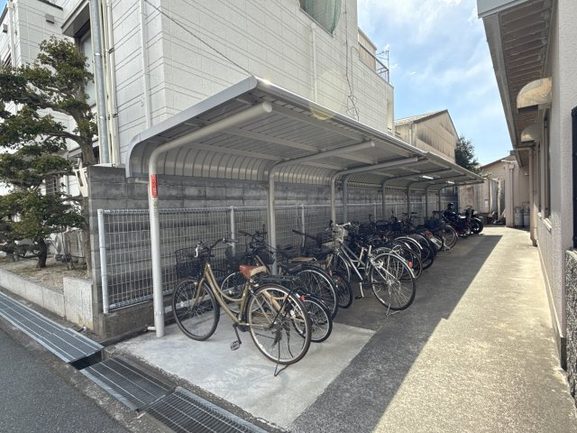 ロッキーコートナカヤの駐車場