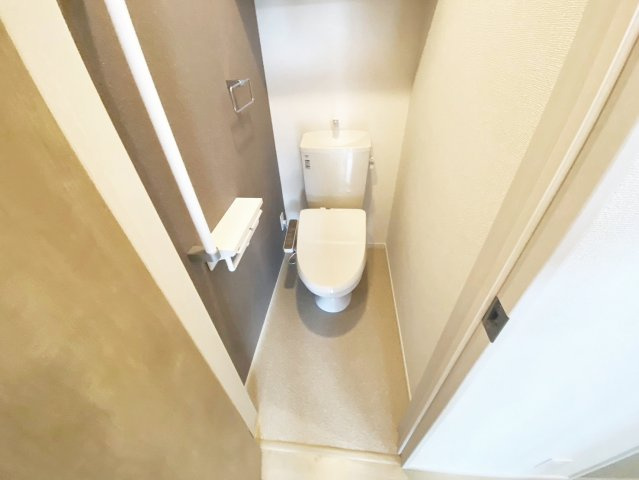 エクラ宝塚の玄関|収納もある玄関です