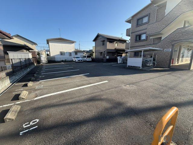 センテリヤール の駐車場