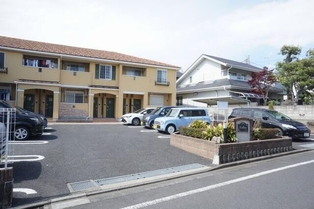 コリーヌの駐車場