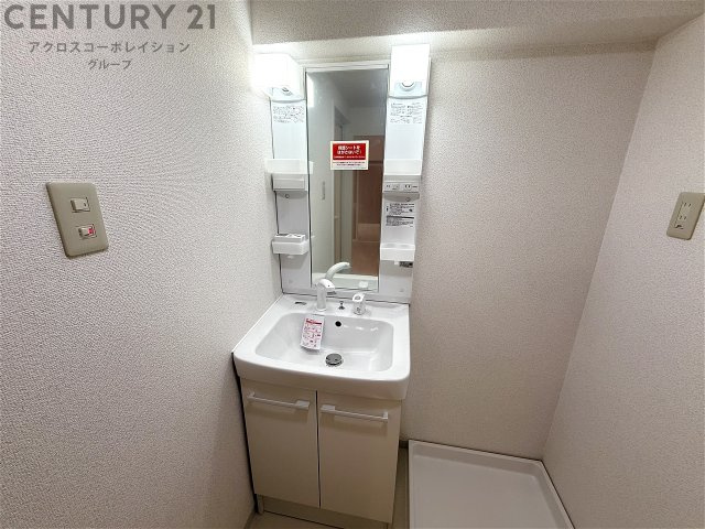 洗面所内に洗濯機置場あり☆