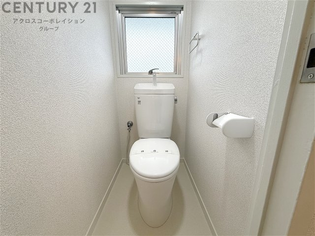 窓付きで換気ができます♪