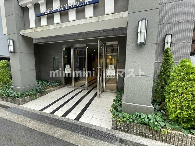 アーデン谷町のエントランス